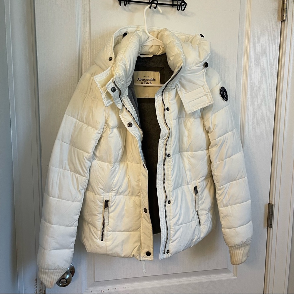 Abercrombie & Fitch White Quilted Hooded Puffer Jacket